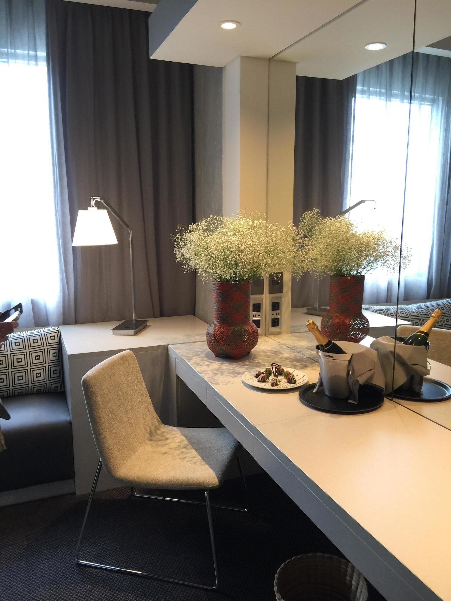 ホテル モヴィッチ ビューロ 51 バランキージャ エクステリア 写真 A room at the Mandarin Oriental, Munich