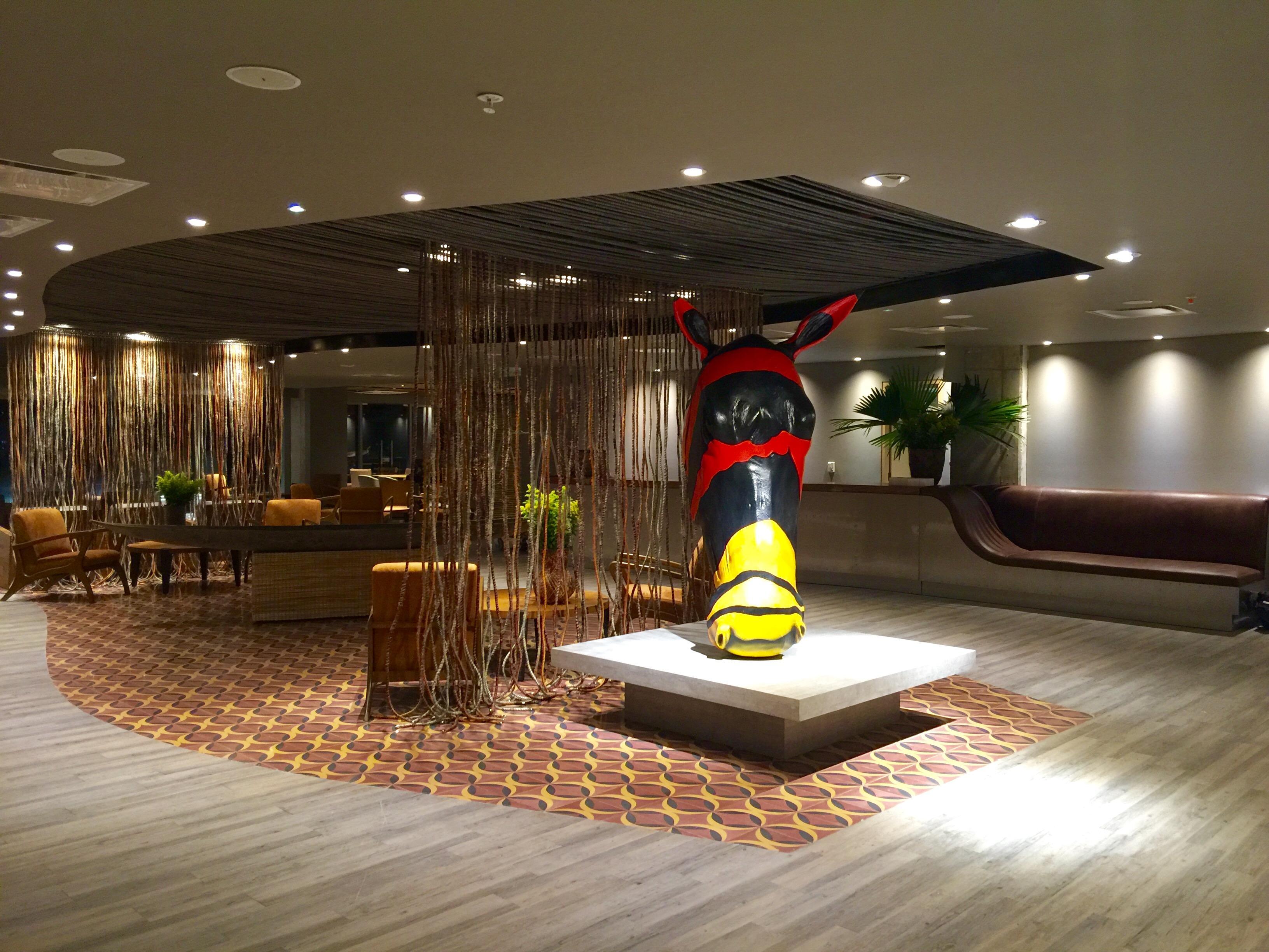 ホテル モヴィッチ ビューロ 51 バランキージャ エクステリア 写真 The interior of the lounge