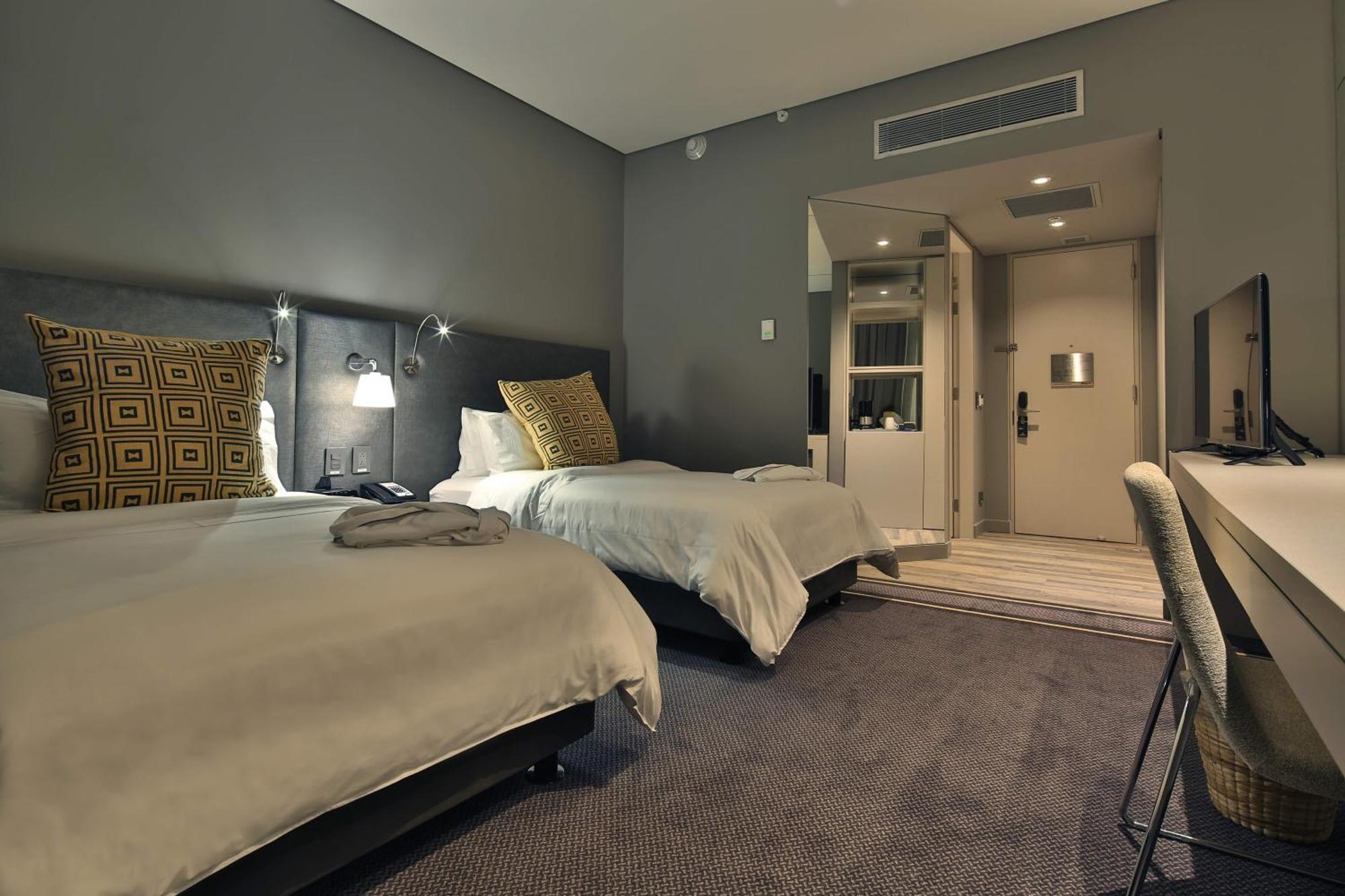 ホテル モヴィッチ ビューロ 51 バランキージャ エクステリア 写真 A room at the hotel