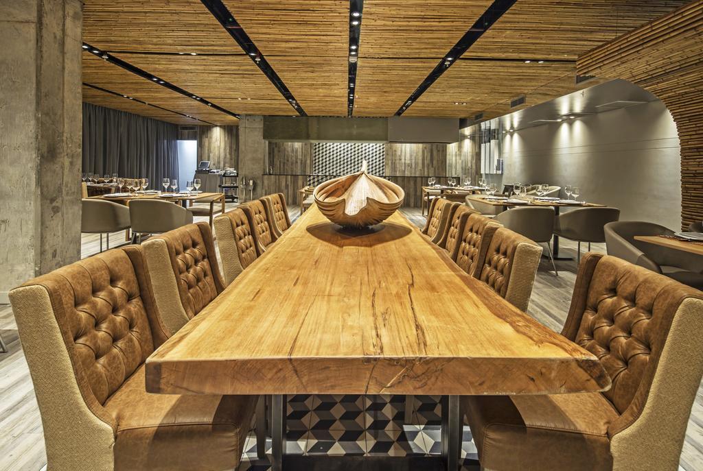 ホテル モヴィッチ ビューロ 51 バランキージャ エクステリア 写真 The interior of the restaurant