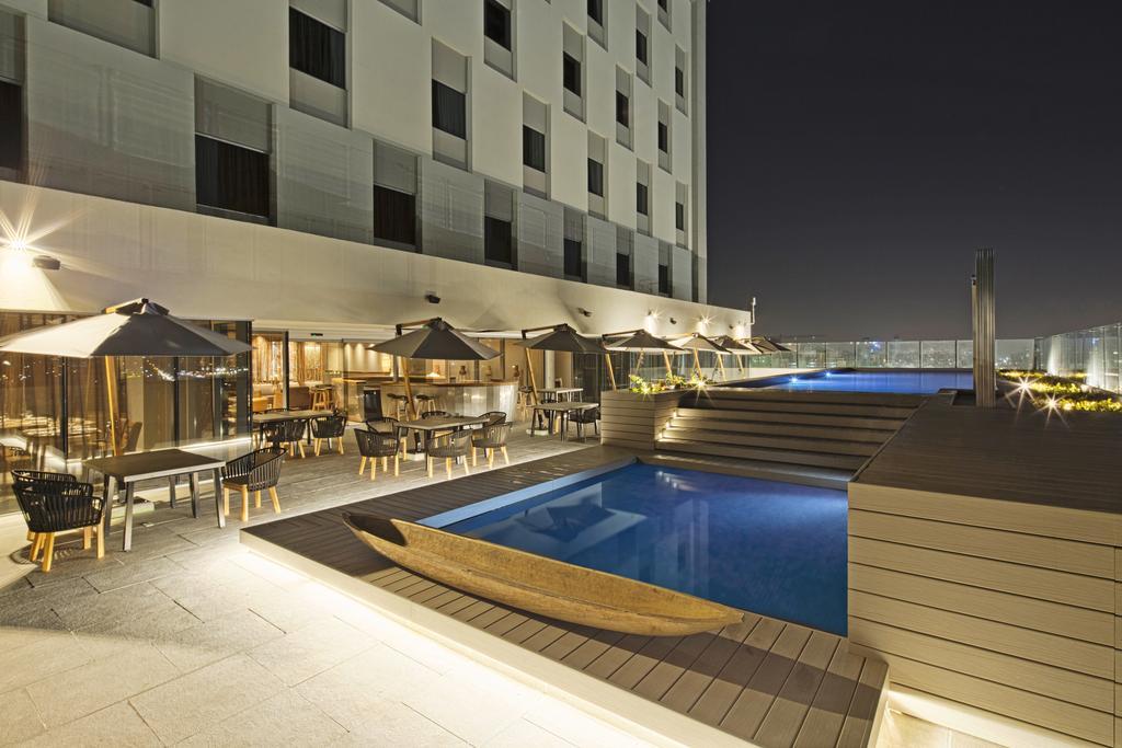 ホテル モヴィッチ ビューロ 51 バランキージャ エクステリア 写真 The pool at the hotel