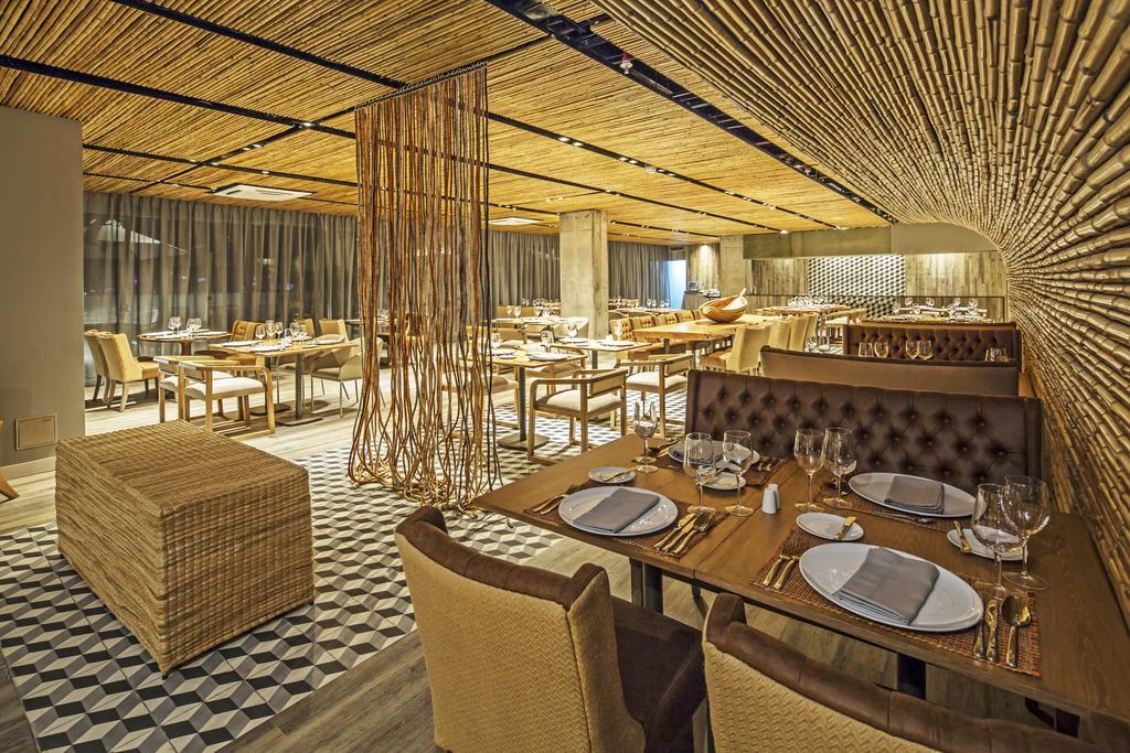 ホテル モヴィッチ ビューロ 51 バランキージャ エクステリア 写真 The interior of the restaurant