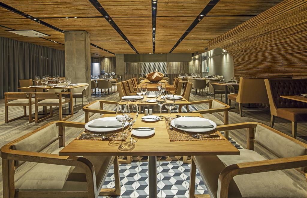ホテル モヴィッチ ビューロ 51 バランキージャ エクステリア 写真 Interior of the restaurant